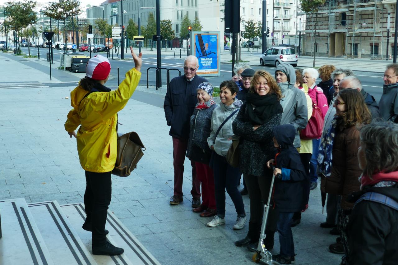 Tournée générale . Visite insolite d'un quartier